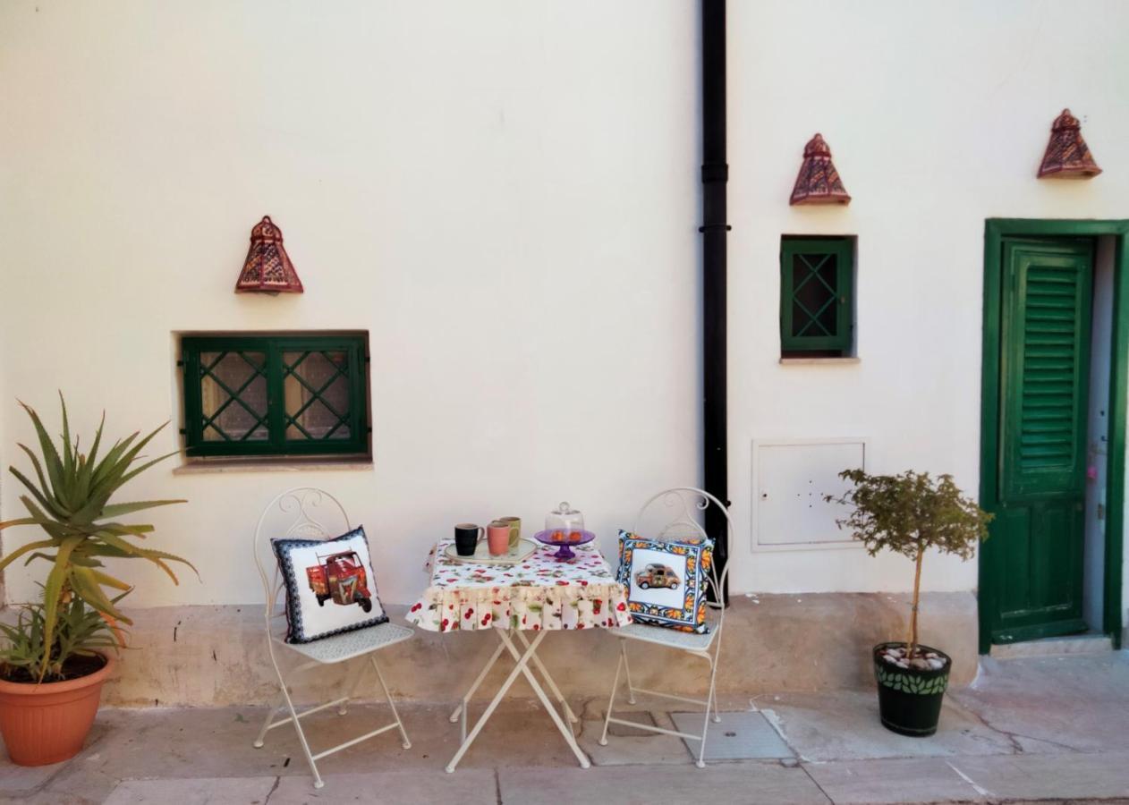 Le Lanterne Di Terrasini Hotel Luaran gambar